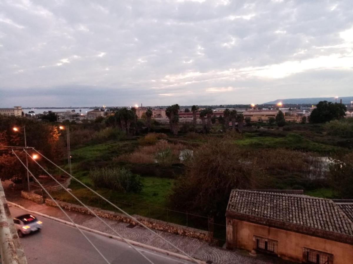 Lo Scorcio Della Neapolis Accogliente Appartamento Pressi Parco Neapolis Siraküza Dış mekan fotoğraf