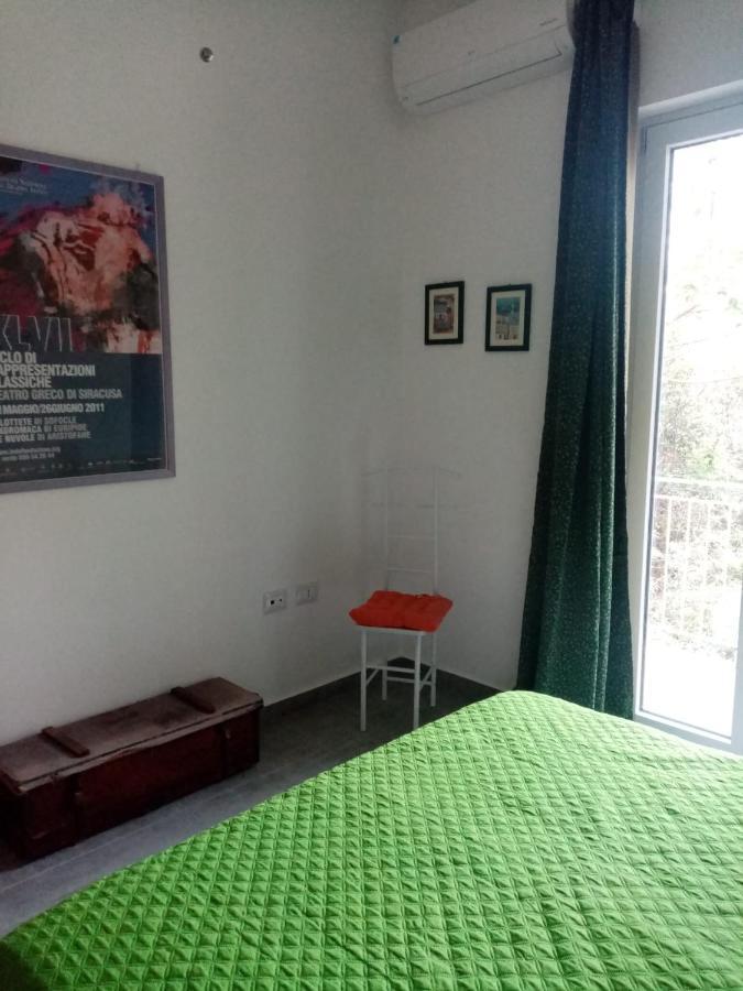 Lo Scorcio Della Neapolis Accogliente Appartamento Pressi Parco Neapolis Siraküza Dış mekan fotoğraf